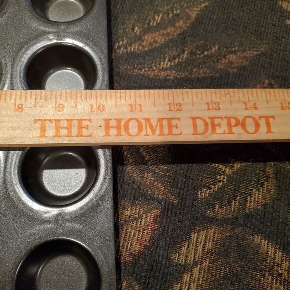 Pampered Chef Mini Muffin Pan #6 - Picture 5 of 10